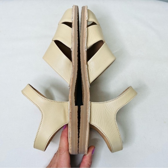 NWOT Hereu Morella Flat Sandals in Beige - Picture 13 of 16